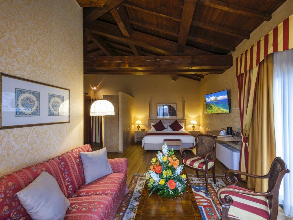 Hotel Orologio Ferrara Exterior foto
